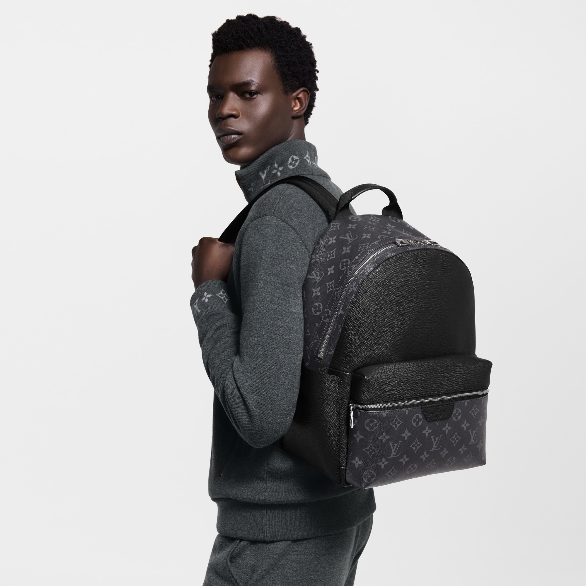 専用LOUIS VUITTON/Taiga Discovery Backpack Mochila Discovery Taigarama - Bolsas Femininas | LOUIS VUITTON ®